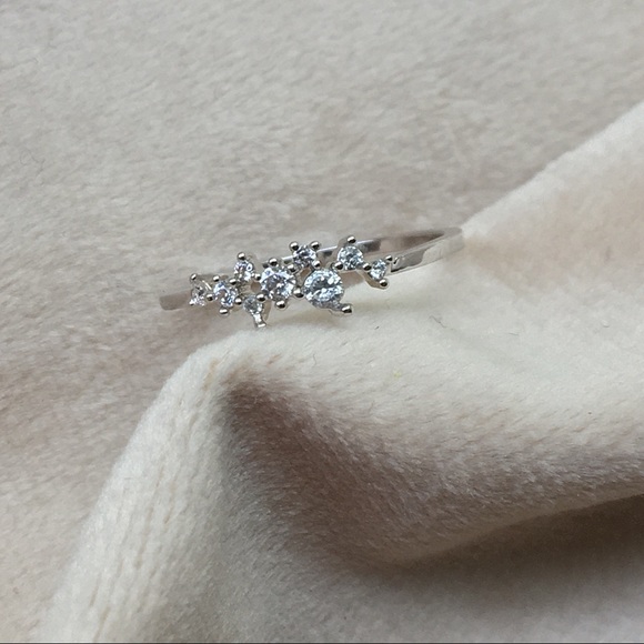 Dainty White Sapphire Ring. Size 6 - Picture 3 of 5